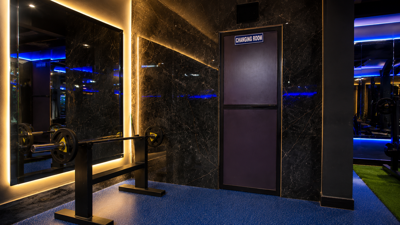 Strength training area Krown Fitness Mahipalpur